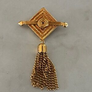 Vintage Elegant Gold Tassel Brooch